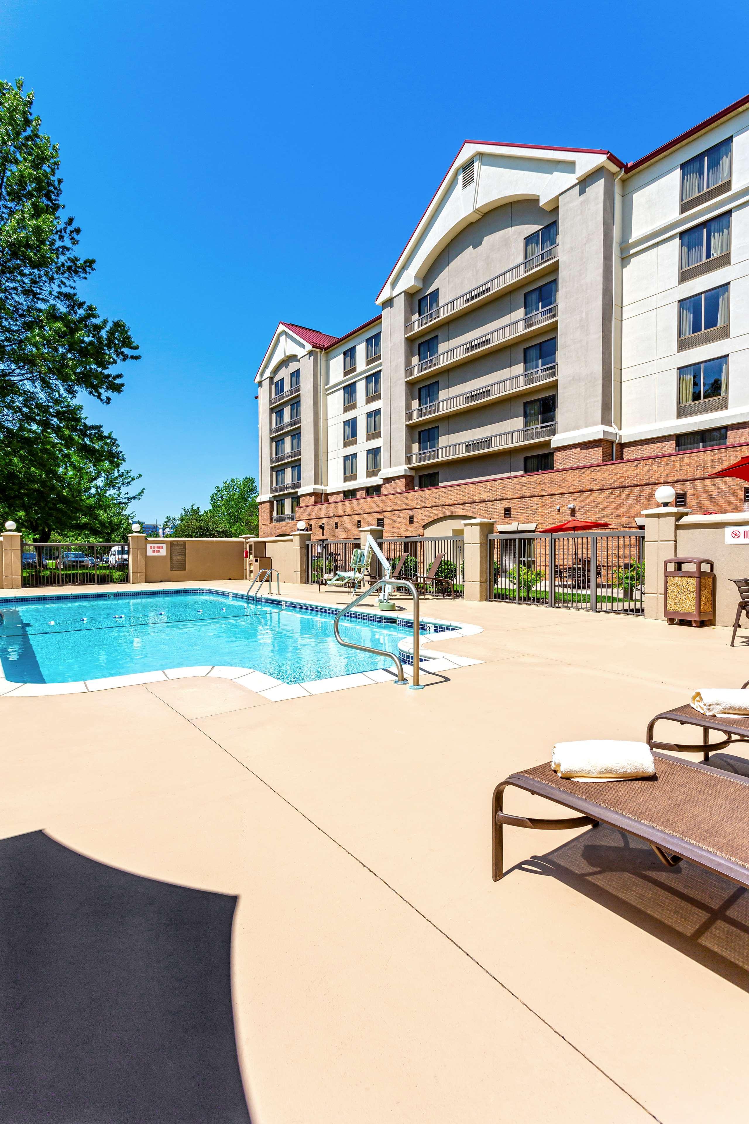 Hyatt Place Kansas City/Overland Park/Convention Center Экстерьер фото