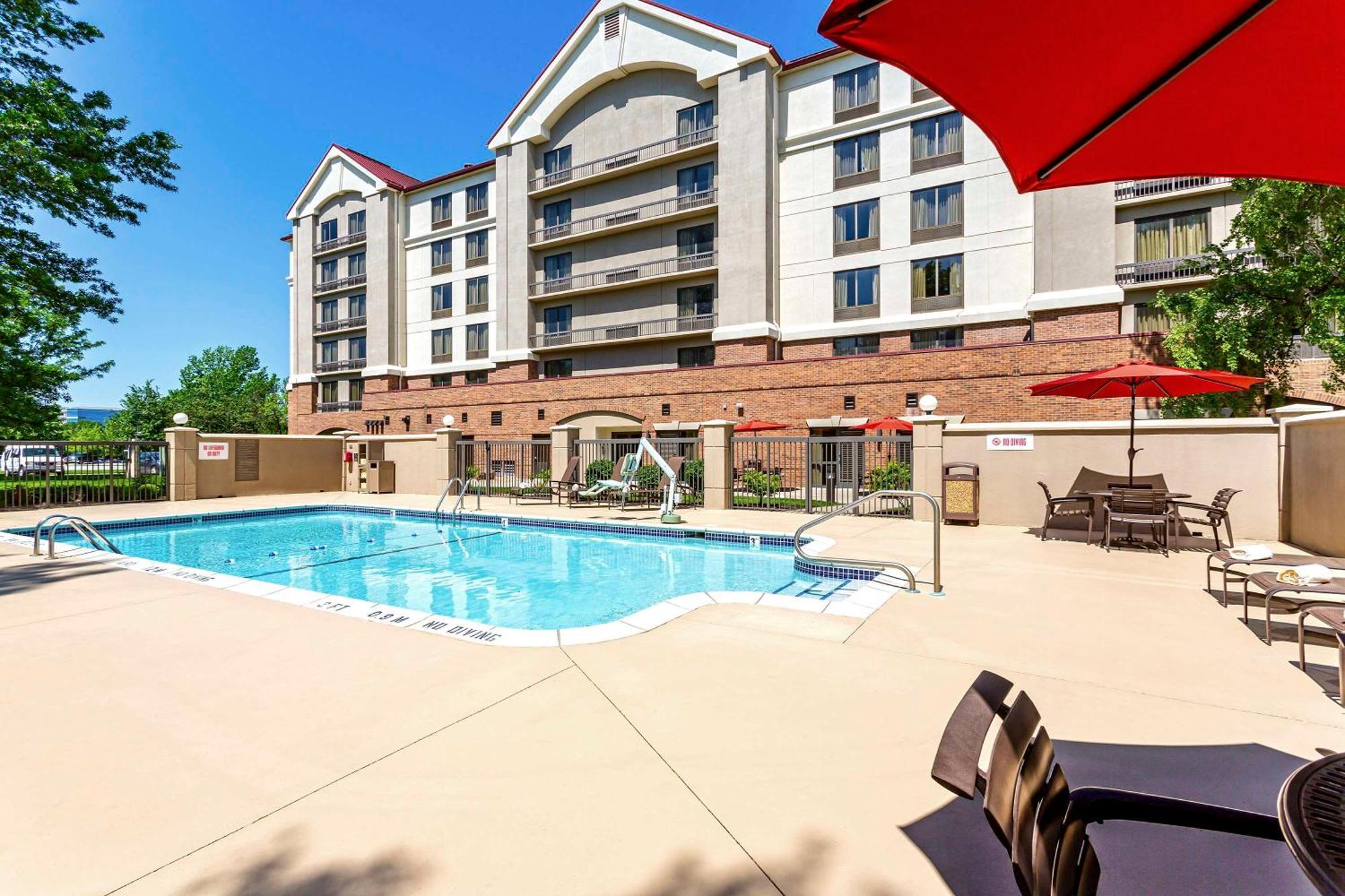 Hyatt Place Kansas City/Overland Park/Convention Center Экстерьер фото