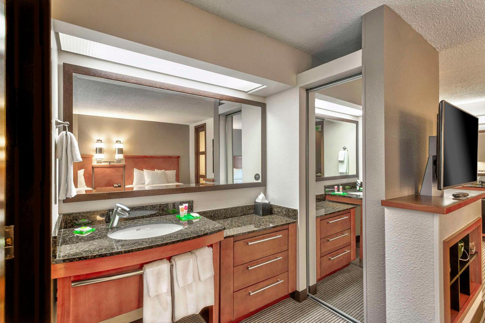 Hyatt Place Kansas City/Overland Park/Convention Center Экстерьер фото
