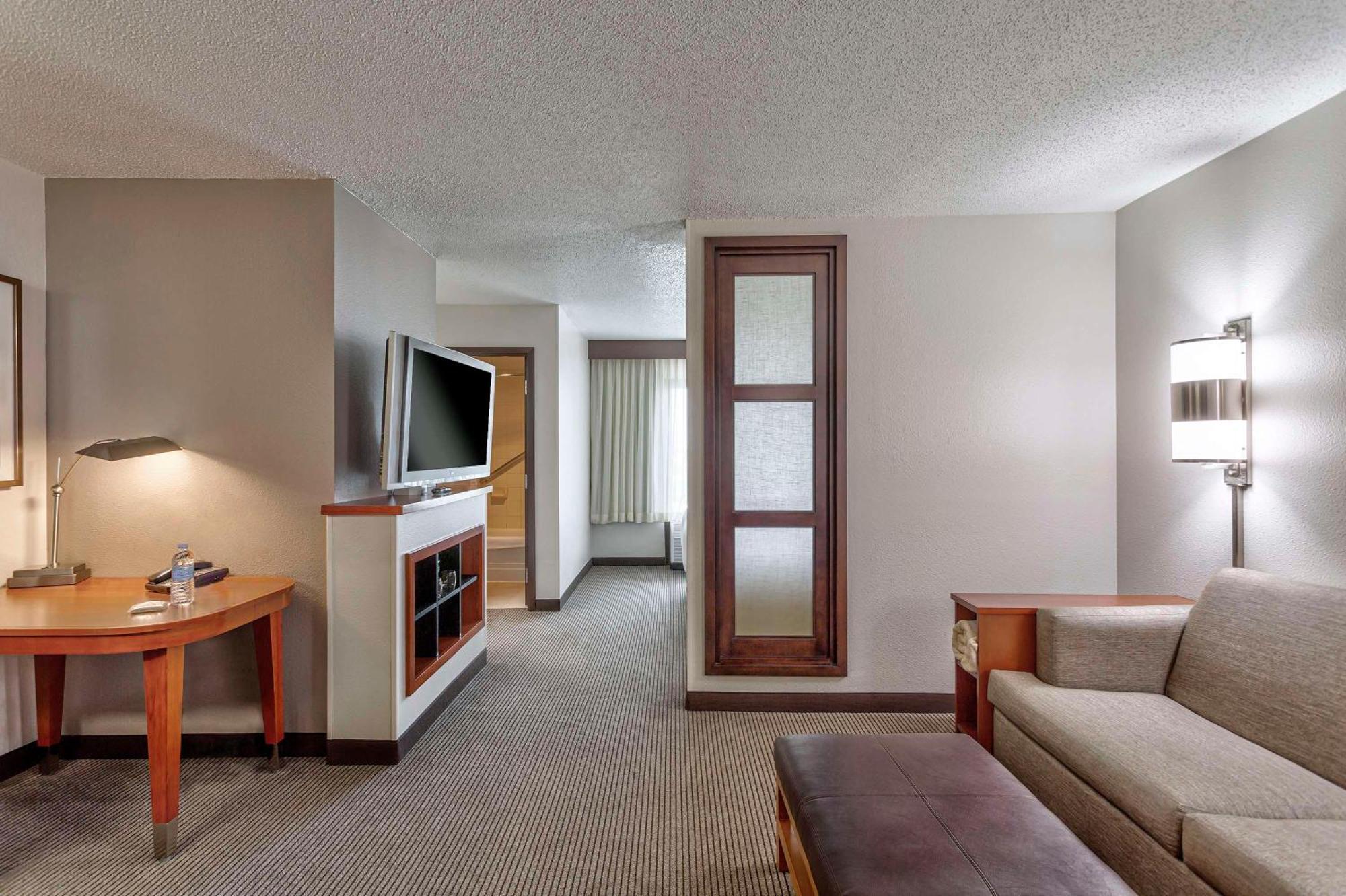Hyatt Place Kansas City/Overland Park/Convention Center Экстерьер фото
